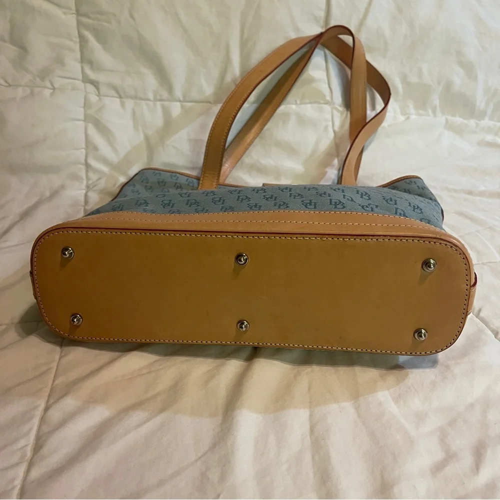 Dooney & Bourke Medium Shopper Shoulder Bag Tote - Picture 3 of 8